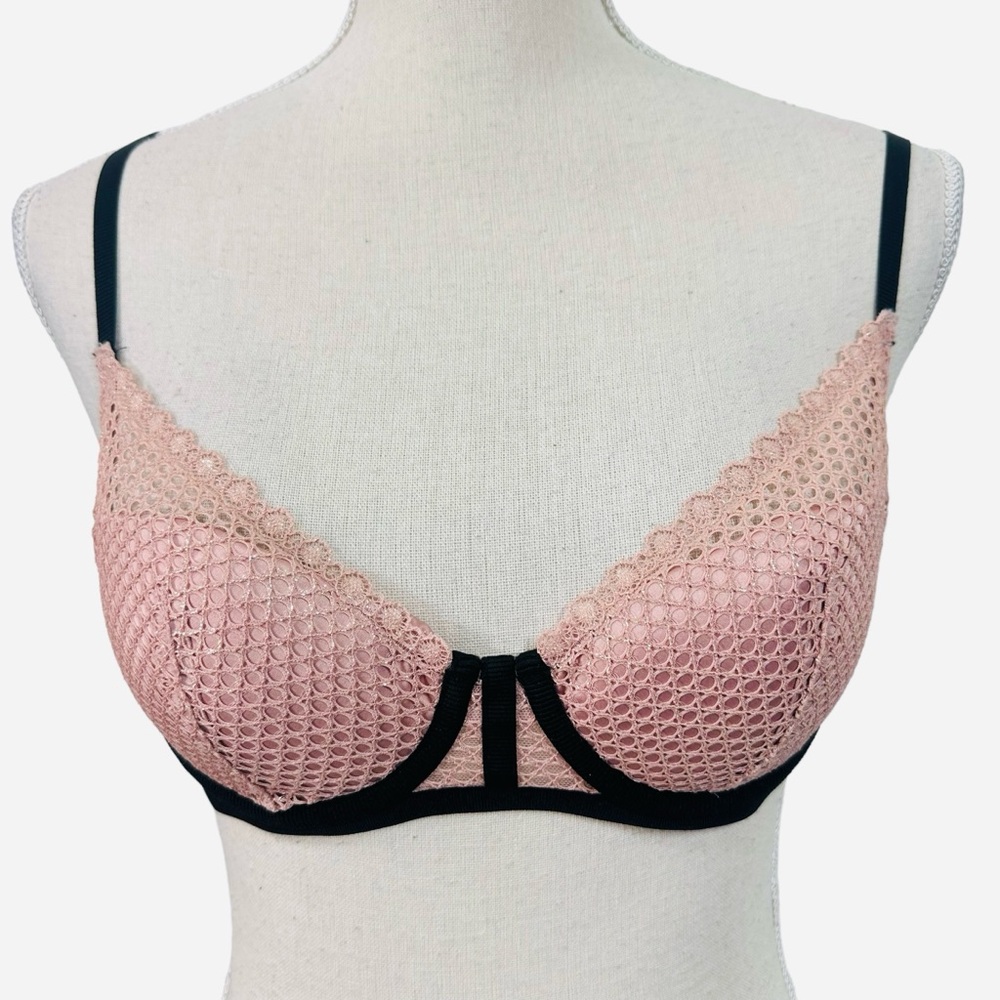 Victorias Secret Pink Fishnet Plunge Bra Size 32C Pastel Goth Coquette Feminine